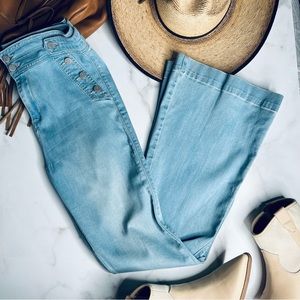 Cello high rise flare wide leg sailor jeans size 9 light wash stretch